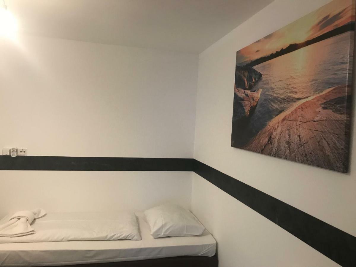 Hotel Moji Koeln Sieversstrasse Ngoại thất bức ảnh